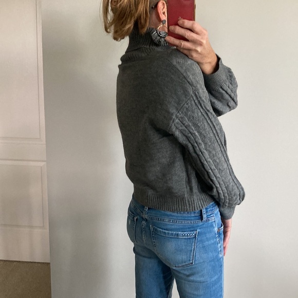 Grey Cable Knit Cropped Turtleneck Sweater - Picture 4 of 9